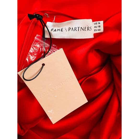 New Fame and Partners Red Maxi Gown Size 14 US Wrap top V-Neckline Front Open - Picture 11 of 13